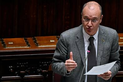 Scuola, Valditara: “Istituire l'assistenza psicologica permanente”