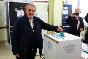 Francesco Rocca, the center-right candidate for the presidency of the Lazio Region, casts his ballot at a polling station during the regional elections, in Rome, Italy, 12 February 2023. On 12 and 13 February, the citizens of Lombardy and Lazio vote for the renewal of the regional councils and choose the new presidents of the region.
ANSA/FABIO FRUSTACI