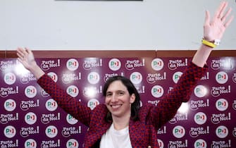 Elly Schlein nella sede del suo comitato, dopo la comunicazione dei risultati parziali delle primarie del Partito Democratico, Roma, 27 febbraio 2023.
ANSA/FABIO FRUSTACI