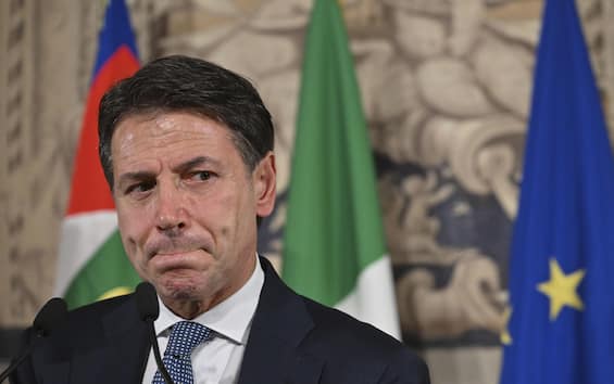 Giuseppe Conte against Giorgia Meloni in the Chamber: “She puts her face on, but in bronze”