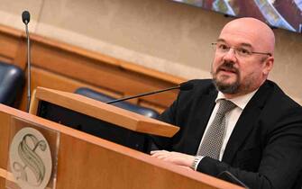 Enrico Borghi durante la conferenza stampa in Senato per il suo passaggio dal PD al gruppo di Azione-Italia Viva, Roma, 26 aprile 2023.
ANSA/CLAUDIO PERI