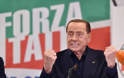 Berlusconi, in vendita su eBay i cimeli del cavaliere