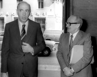 Giorgio Napolitano e Alessandro Natta durante una direzione del Pci nel maggio del 1977.&nbsp; ANSA&nbsp;