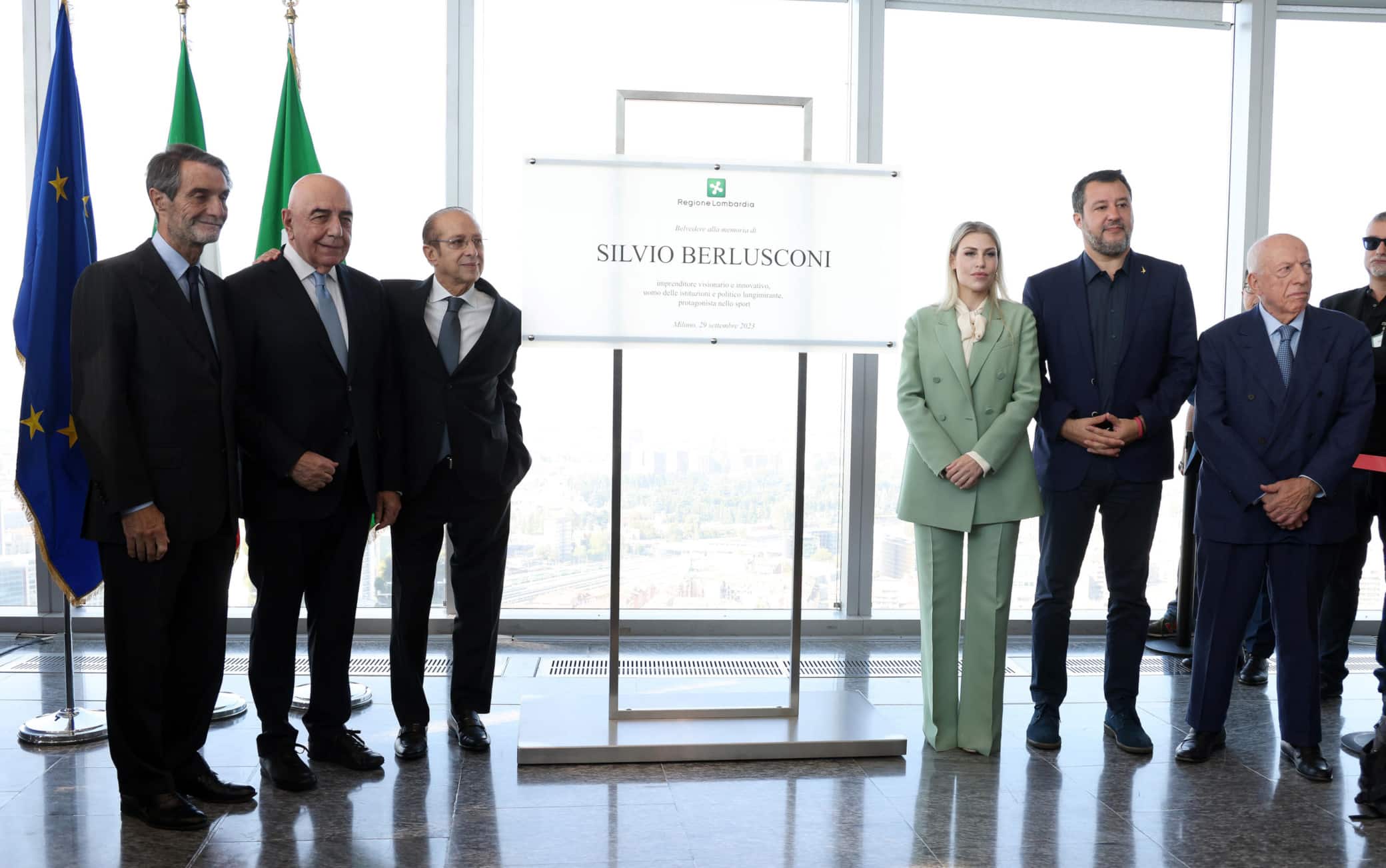 Intitolato a Berlusconi il Belvedere di Regione Lombardia, la cerimonia