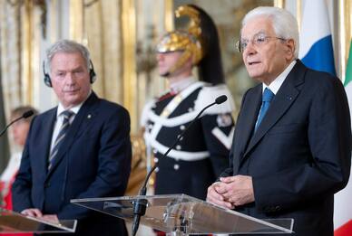 Mattarella accoglie il presidente finlandese: "Il mondo è peggiorato"