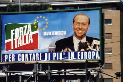 Berlusconi, Forza Italia celebra i 30 anni dalla discesa in campo