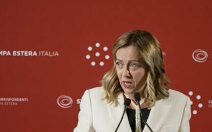 Giorgia Meloni alla stampa estera: difficile seguire politica italiana