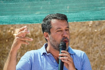 Il segretario della Lega Matteo Salvini a Borgo Appio in provincia di Caserta con gli allevatori bufalini. Napoli 25 Agosto 2022. ANSA/CESARE ABBATE 