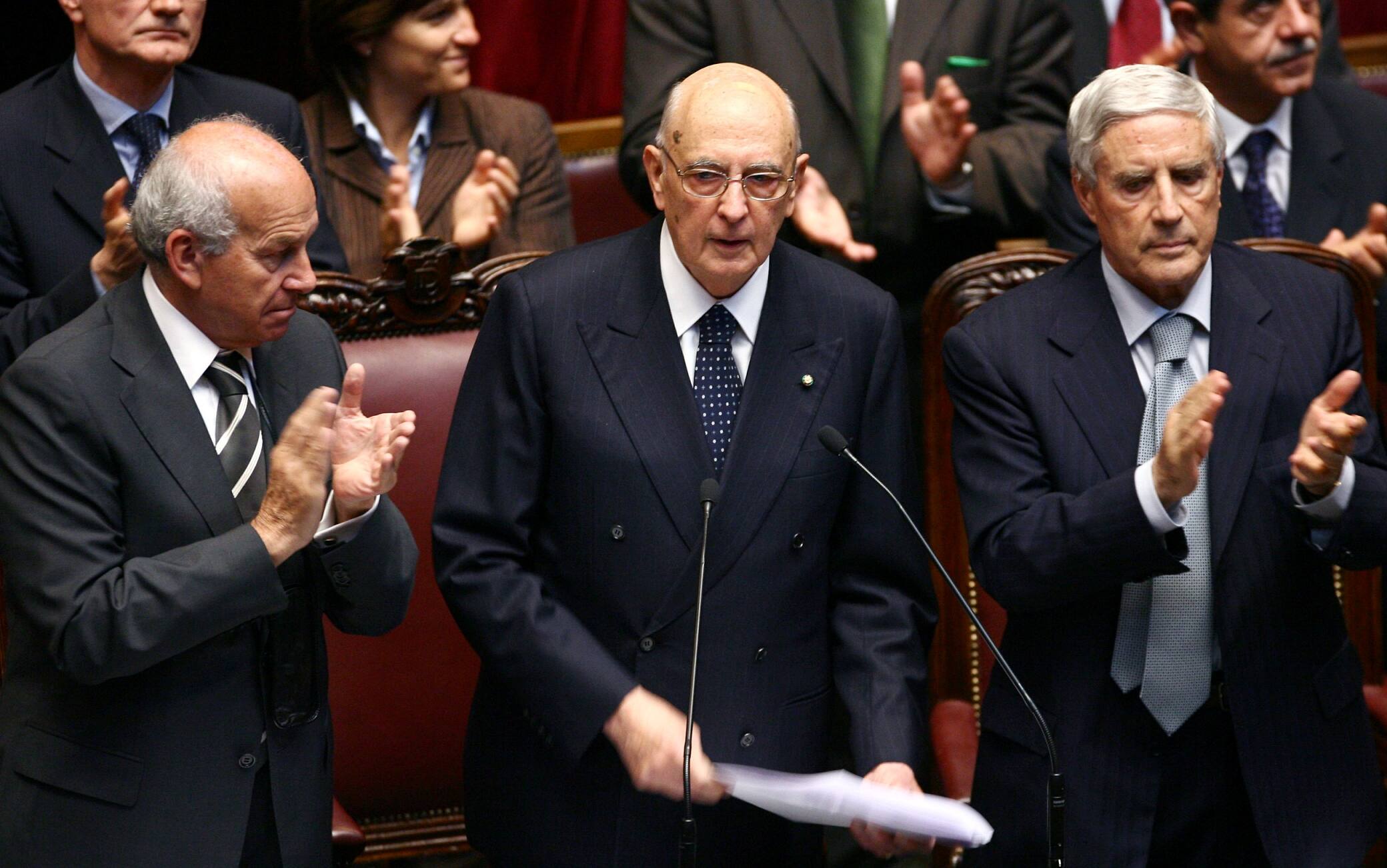 Napolitano, con i presidenti di Camera e Senato Fausto Bertinotti e Franco Marini, dopo il suo messaggio di insediamento da presidente della Repubblica