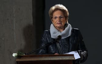 Liliana Segre, una sopravvissuta all'Olocausto, interviene durante l'incontro per verificare lo stato di avanzamento dei lavori per trasformare in Memoriale il binario 21 della Stazione Centrale di Milano, 26 gennaio 2012.    MATTEO BAZZI / ANSA