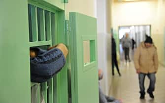 Un detenuto del carcere psichiatrico giudiziario di Montelupo Fiorentino, 3 marzo 2013. ANSA/MAURIZIO DEGL' INNOCENTI