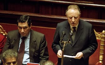 Carlo Azeglio Ciampi, con Nicola Mancino e Roberto Formigoni il giorno della fiducia al governo Ciampi in Senato il 12 maggio 1983 a Roma. ANSA/MASSIMO CAPODANNO