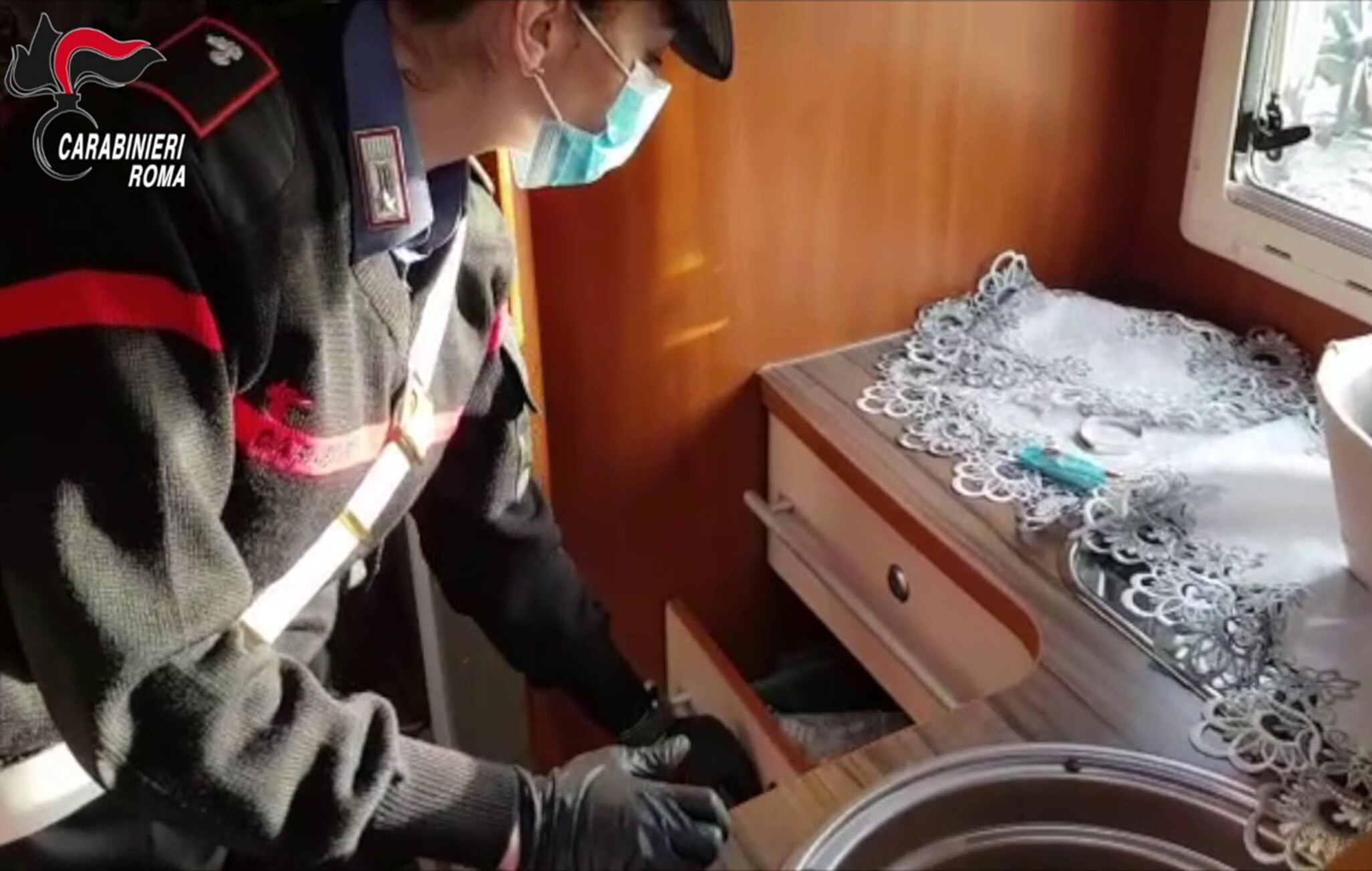 L'operazione dei carabinieri