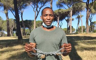 Soumahoro, Mimmo Lucano: "Su sua onestà metto mano sul fuoco"