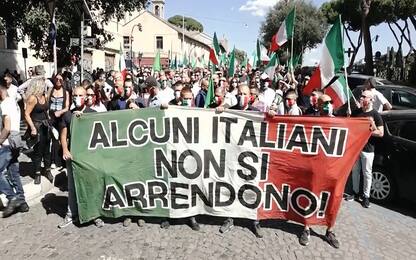 Roma, raduno nazionale delle “mascherine tricolore”. VIDEO