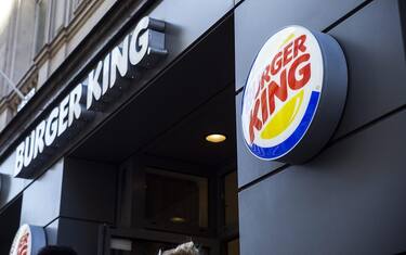 Roma, furto da 10mila euro al Burger King: indagini