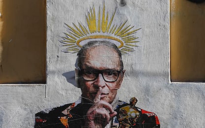 Roma, a Trastevere un murales per celebrare Ennio Morricone. VIDEO