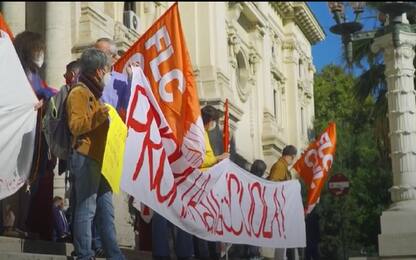 Roma, flash mob davanti al Miur: "Scuola in presenza ma in sicurezza"
