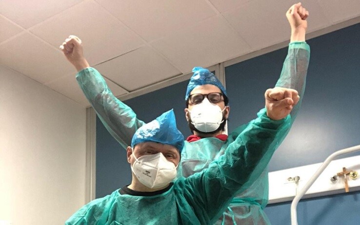 Foto tratta dal profilo Facebook della sorella dell'uomo affetto dalla sindrome di Down Foto tratta dal profilo Facebook della sorella dell'uomo affetto dalla sindrome di Down