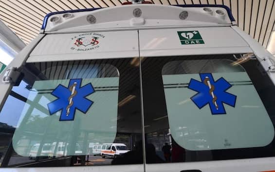 Pordenone, coppia in auto finisce nel lago della Burida: morto un giovane Pordenone, coppia in auto finisce nel lago della Burida: morto un giovane