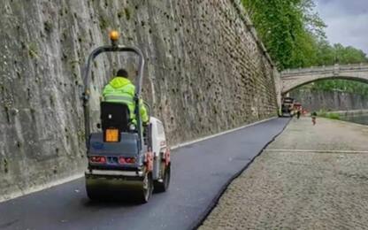 Roma, è polemica per la colata d'asfalto sul Lungotevere
