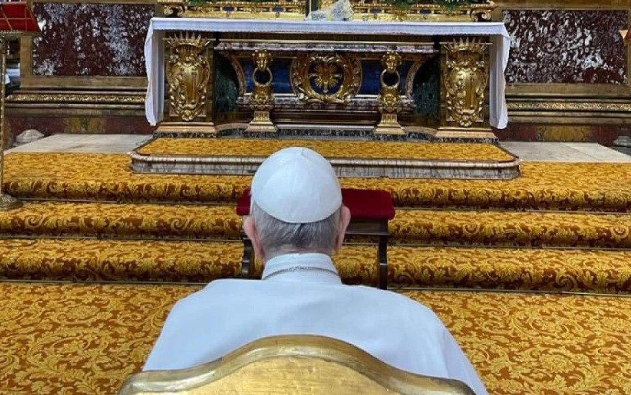 Il Papa oggi in preghiera alla Basilica di Santa Maria Maggiore dopo le dimissioni