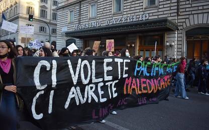 A Roma corteo di Non una di meno contro la violenza sulle donne