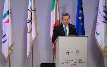 II presidente del Consiglio, Mario Draghi, durante la cerimonia di consegna dei Collari d’oro al merito sportivo 2021 presso l’auditorium Parco della musica di Roma, 20 dicembre 2021. ANSA/CLAUDIO PERI