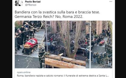 Roma, bara avvolta da bandiera nazista dopo funerali militante Fn