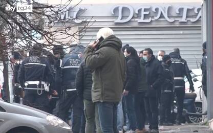 Roma, sgombero circolo Casapound: due poliziotti feriti. VIDEO