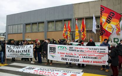 Ita: presidio degli ex lavoratori Alitalia a Fiumicino