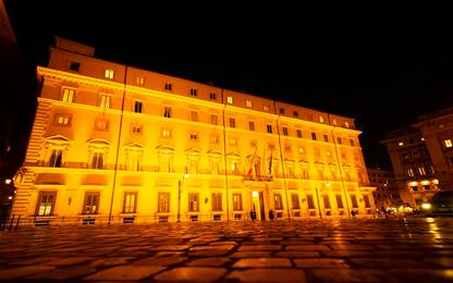 Palazzo Chigi si illumina di giallo per sensibilizzare su endometriosi