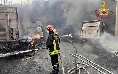Incendio vicino a Roma, evacuate alcune abitazioni