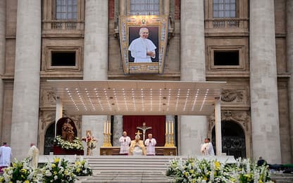 Proclamato beato papa Albino Luciani, applauso della folla