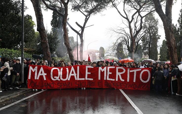 Manifestazione studentesca 'No Meloni day' al Circo Massimo, Roma, 18 novembre 2022. ANSA/ ANGELO CARCONI