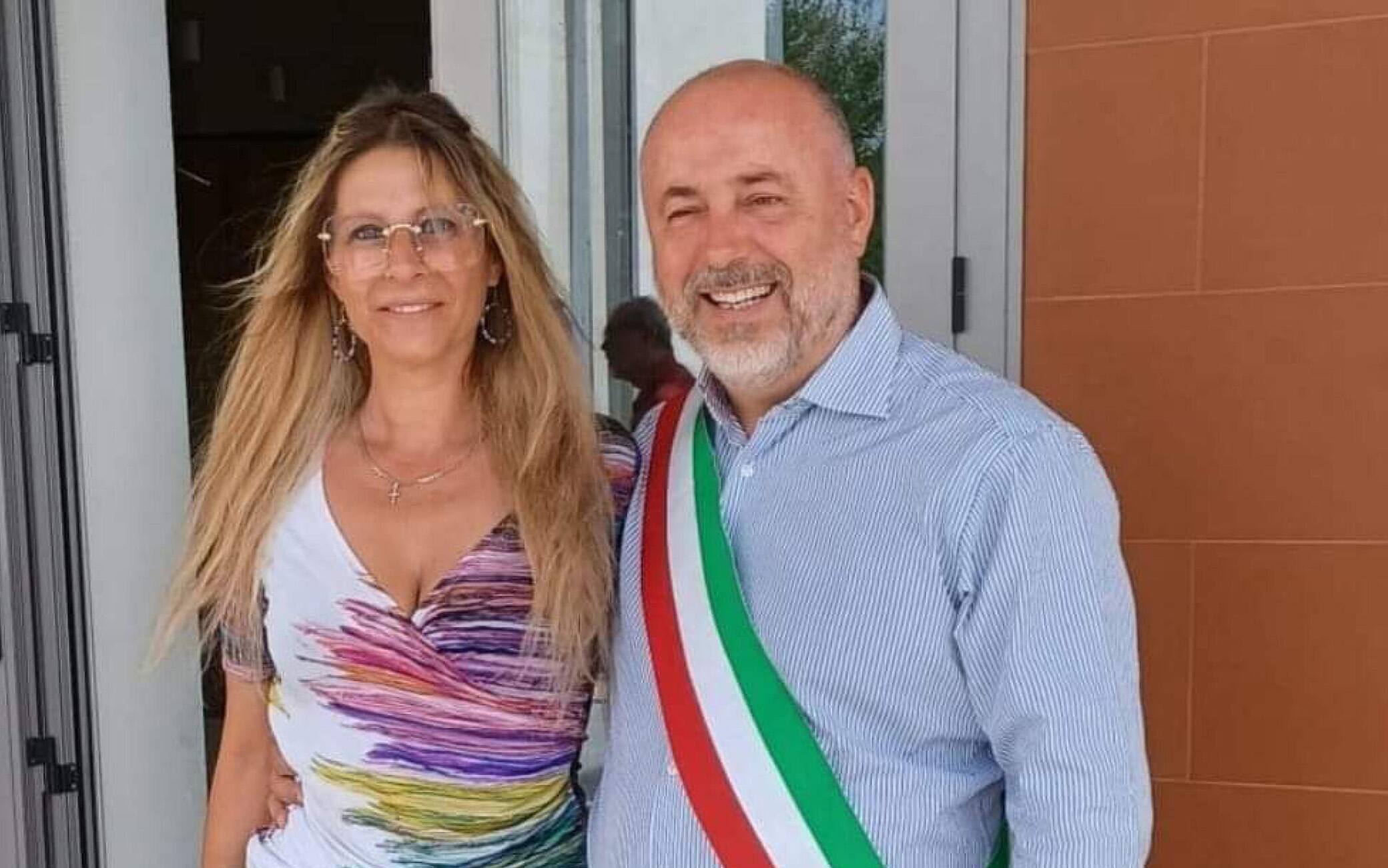 L'assessora con delega al personale e all'anagrafe di Ardea della Lega, Luana Ludovici, con il sindaco di Ardea, Maurizio Cremonini (Fdi), in una foto tratta dal profilo Facebook della donna.FACEBOOK LUANA LUDOVICI+++ATTENZIONE LA FOTO NON PUO' ESSERE PUBBLICATA O RIPRODOTTA SENZA L'AUTORIZZAZIONE DELLA FONTE DI ORIGINE CUI SI RINVIA+++ (NPK)