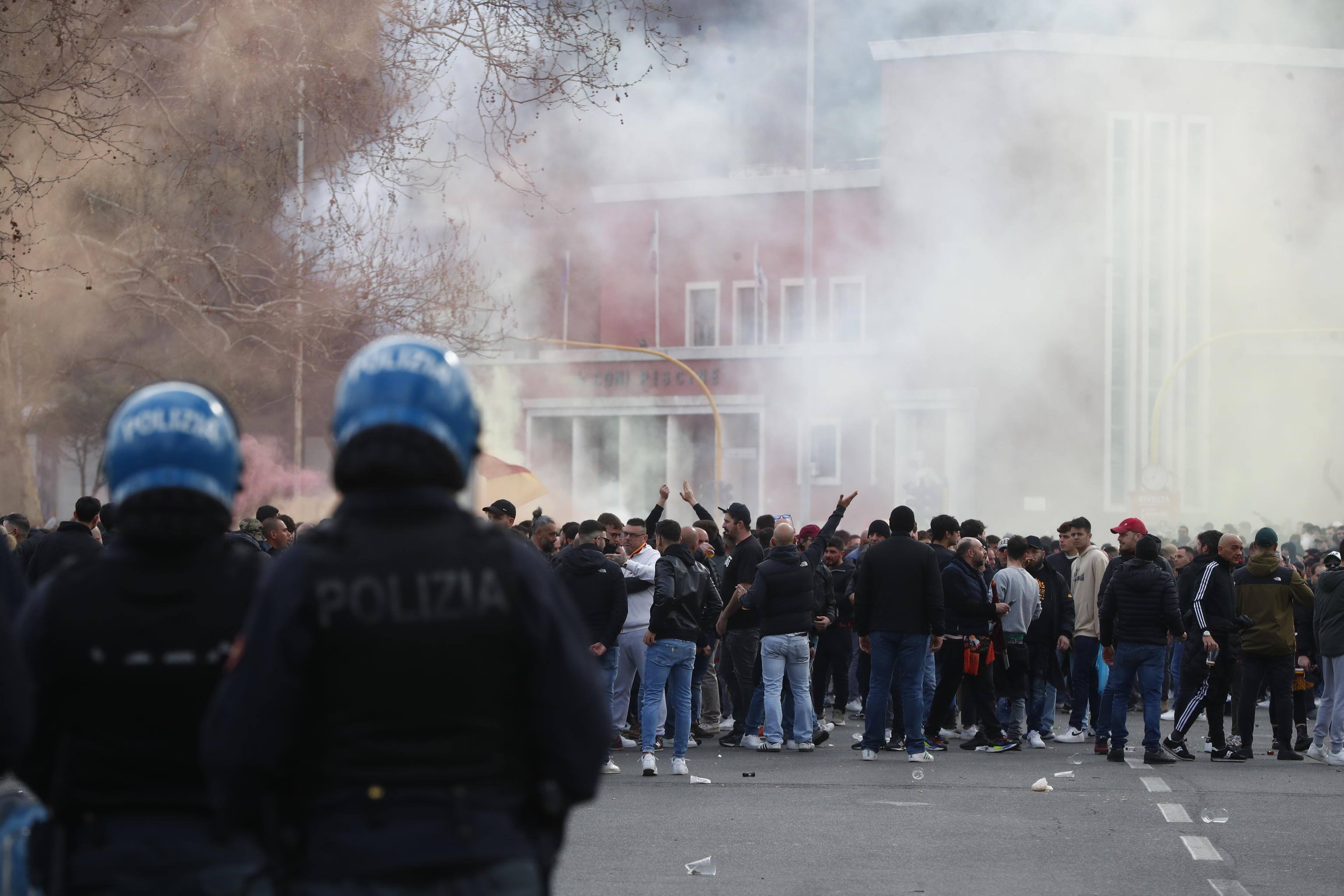 Anti riot police face-off with protesters as hundreds of soccer supporters by Lazio and Roma before the derby outside the Olympic stadium in Rome, Italy, 19 March 2023.
ANSA/ANGELO CARCONI