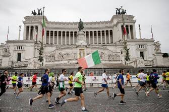 Foto Cecilia Fabiano /LaPresse
19-03- 2023 Roma, Italia - Maratona di  Roma 2023 - Nella Foto : la partenza 
March 19 , 2023 Rome Italy &#x2014; Rome Marathon 2023  in the Photo   :  the marathon start