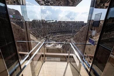 Il Colosseo per tutti: inaugurato l’ascensore per evitare 100 gradini
