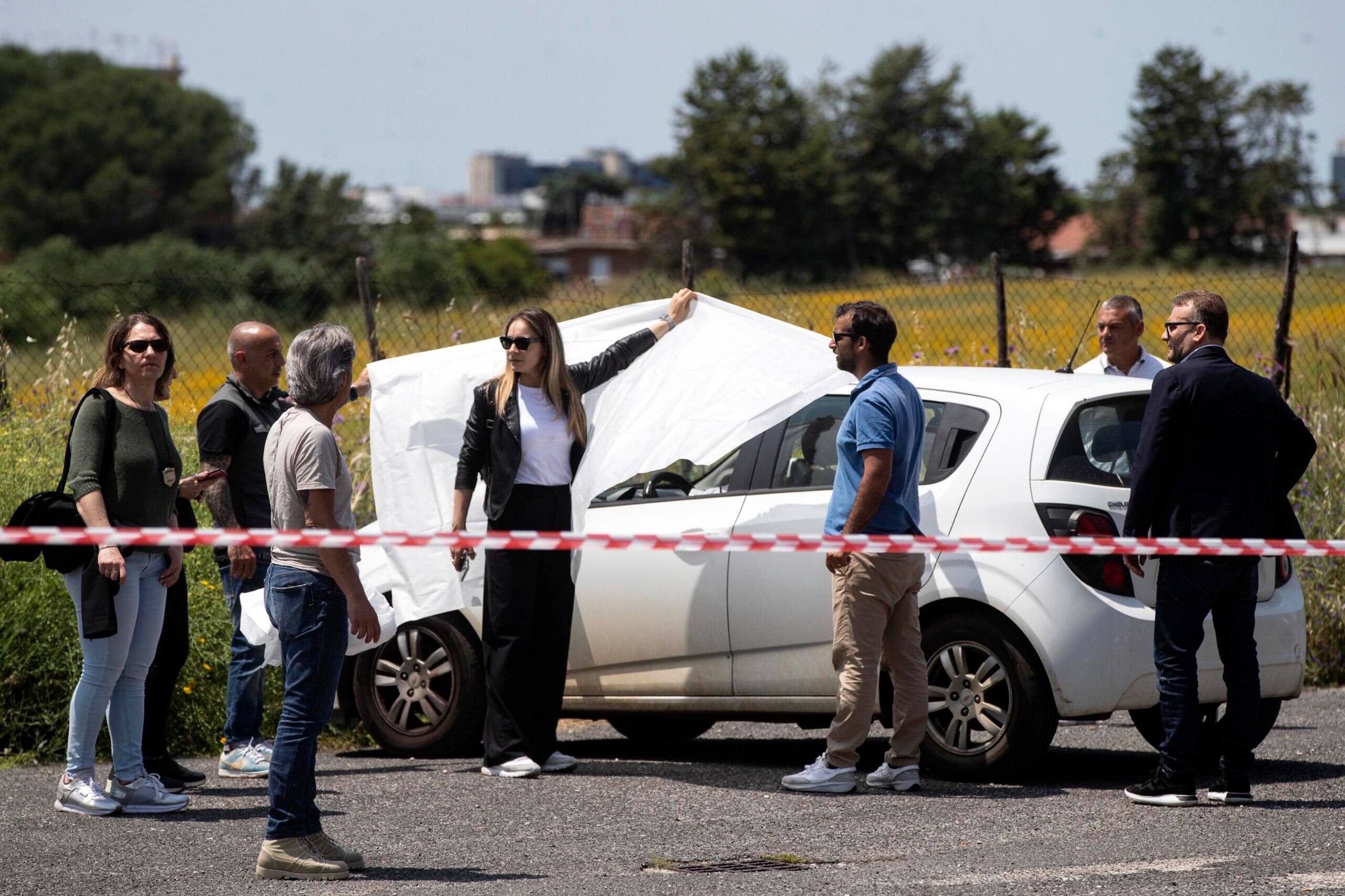 Roma, poliziotta uccisa durante sparatoria a San Basilio: l'assassino