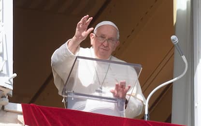 Papa all'Angelus: "Vicino a chi soffre, palestinesi e israeliani"