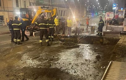 Roma, voragine in Corso Francia: caos traffico e stop servizi idrici