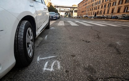 Incidente tra uno scooter e una bici sulla Prenestina a Roma: un morto
