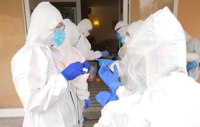 Coronavirus Lombardia, focolaio in Rsa a Monza: 33 casi e 6 decessi