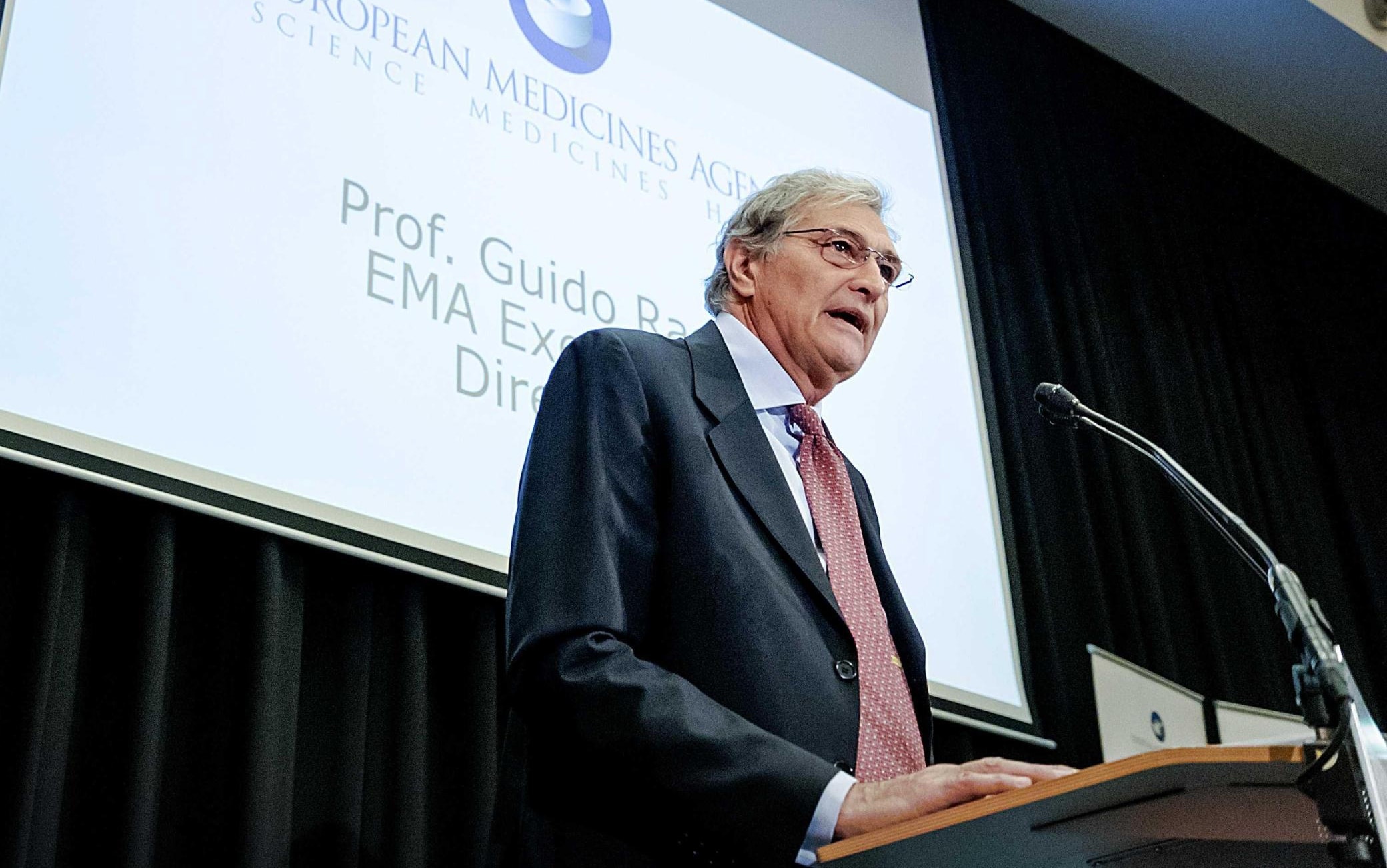 NETHERLANDS HEALTH MEDICINES EMA epa06483767 CEO of the European Medicines Agency (EMA) Guido Rasi during a press conference about the new location of the EMA at business district The Zuidas in Amsterdam, The Netherlands, 29 January 2018. EPA/ROBIN VAN LONKHUIJSEN
