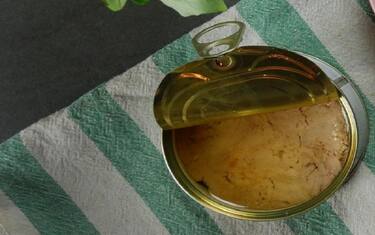 Olio del tonno in scatola? Gli esperti invitano a non sprecarlo