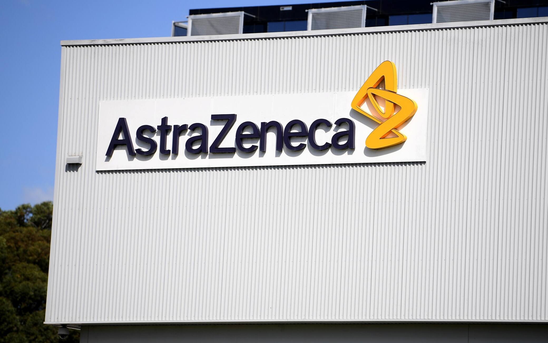 epa08656724 (FILE) - A general view of the AstraZeneca headquarters in Sydney, Australia, 19 August 2020 (reissued 09 September 2020). Biopharmaceutical company AstraZeneca has halted the final phase of developing a vaccine against the coronavirus SARS-CoV-2 due to severe side effects in one of the test persons.  EPA/DAN HIMBRECHTS AUSTRALIA AND NEW ZEALAND OUT *** Local Caption *** 56283203