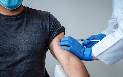 Covid, avviato bando per acquisto di 100 mln di siringhe per vaccino