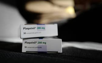 ©PHOTOPQR/VOIX DU NORD/PIERRE ROUANET ; 23/03/2020 ; 23/03/2020. TÈmoignage d'une patiente qui prend du Plaquenil, dans le cadre d'un Lupus. Des essais cliniques sont en cours pour explorer líefficacitÈ de la chloroquine (un antipaludÈen) ou díun analogue, líhydroxychloroquine (le Plaquenil de Sanofi, prescrit aux malades du Lupus), chez des patients infectÈs par le Coronavirus (SARS-CoV-2, covid-19). PHOTO PIERRE ROUANET LA VOIX DU NORD 


-
PLAQUENIL emerging treatment for COVID-19
malaria pill as a potential coronavirus treatment
Chloroquine and hydroxychloroquine rapidly went into shortage as demand spiked for the potential COVID-19 treatments. ( - 2020-03-23, PIERRE ROUANET / IPA) p.s. la foto e' utilizzabile nel rispetto del contesto in cui e' stata scattata, e senza intento diffamatorio del decoro delle persone rappresentate