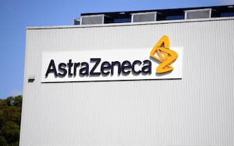 epa08836824 (FILE) - A view of the logo at biopharmaceutical company AstraZeneca headquarters in Sydney, Australia, 19 August 2020 (reissued 23 November 2020). The Oxford University/AstraZeneca coronavirus vaccine has an average efficacy of 70.4 per cent in preliminary results, Oxford University/AstraZeneca announced on 23 November 2020, and can be stored in a standard fridge.  EPA/DAN HIMBRECHTS AUSTRALIA AND NEW ZEALAND OUT *** Local Caption *** 56329596